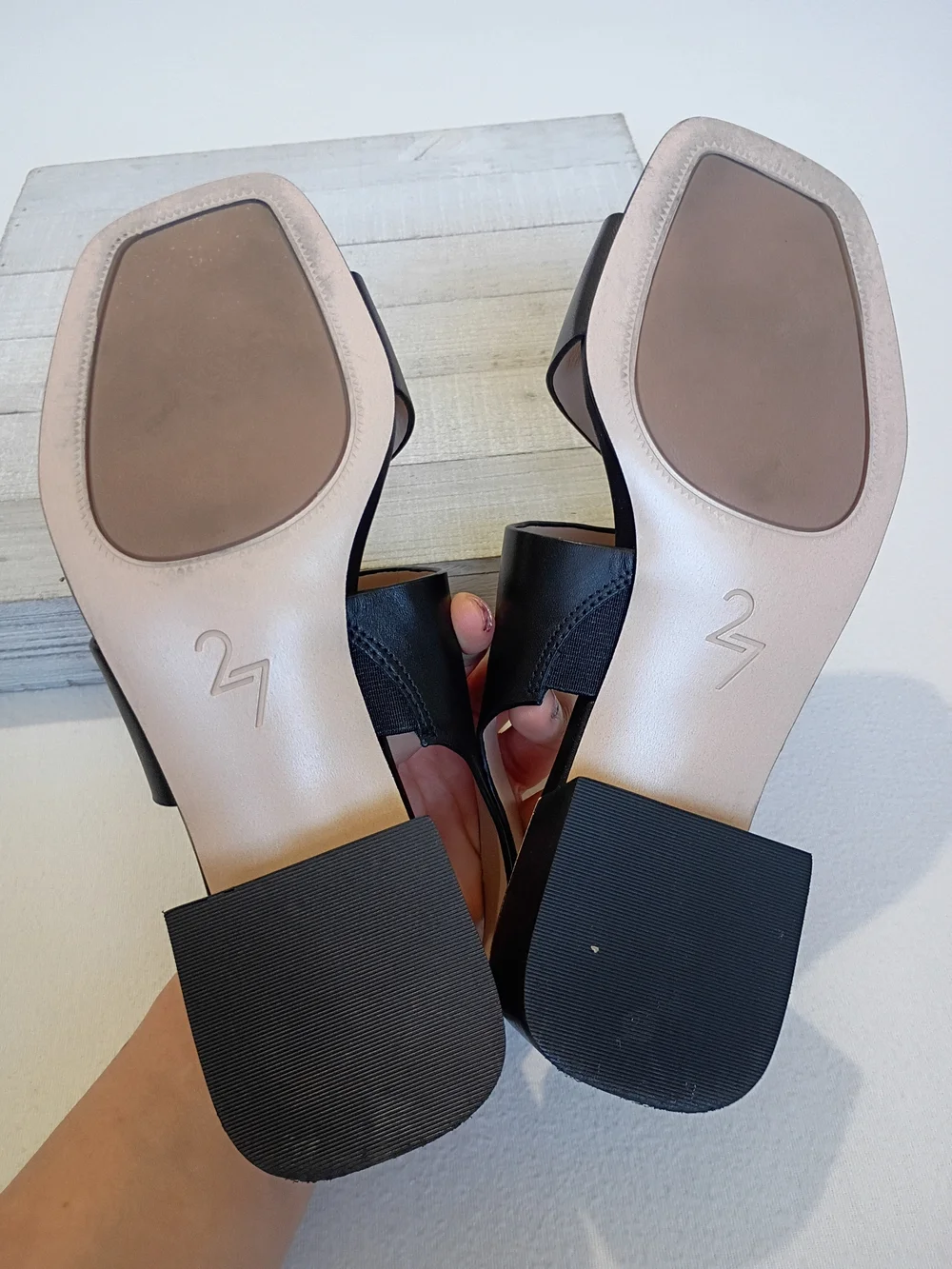 27 EDIT Audra Black Leather Slingback Block Heel Sandals Gold Buckle Size 5.5